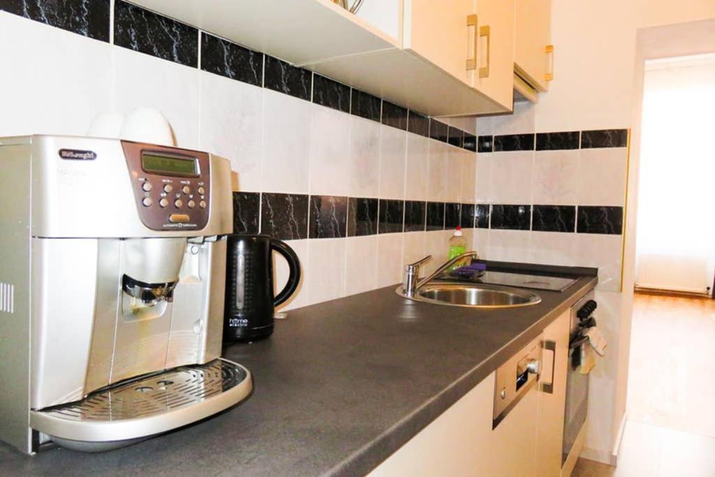 Schonbrunn Apartment Wiedeń Zewnętrze zdjęcie